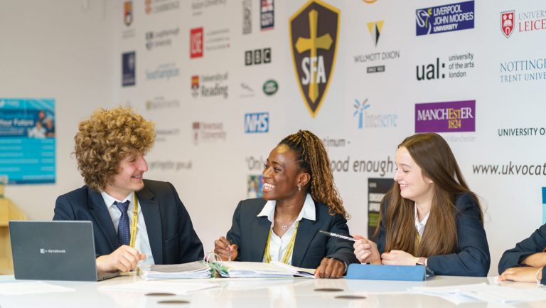 SFA-Sixth-Form-28-June-2024-Navy-Studios-School-Photography021of084